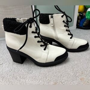 Dr. Scholls “For the Love” women’s heeled hiking boots